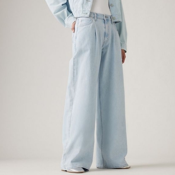 NWT Levi's Baggy Dad Wide Leg Lightwash womans jeans 32x32 - Picture 2 of 14